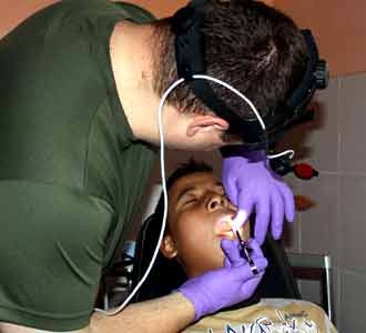 Marinir RI-AS Gelar Pengobatan Gratis Marinir RI-AS Gelar Pengobatan Gratis