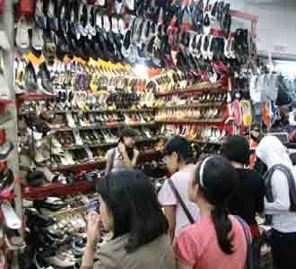 Belanja Irit di Gerbang Marena