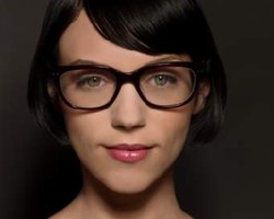 Teknik Riasan untuk Anda yang Berkacamata