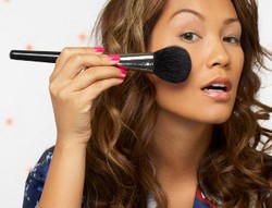 Sempurnakan Riasan dengan Loose Powder