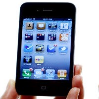 Konsumen Keluhkan Cacat pada iPhone 4