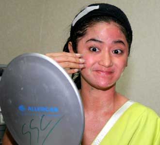 Perawatan Wajah Dewi persik