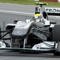 Rosberg Memimpin, Duo McLaren Menguntit