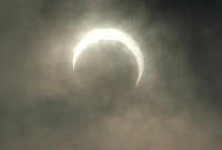 Mendung, Gerhana Bulan Tak Begitu Jelas