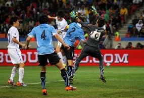 Tekuk Korsel, Uruguay ke Perempatfinal