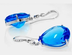 Cara Merawat Anting Agar Tetap Berkilau