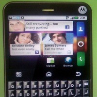Charm, Ponsel Android Bergaya BlackBerry