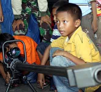 Marinir Peringati Hari Anak Nasional