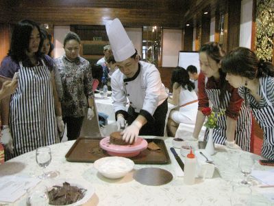 Black Forest Cake Legendaris Sari Pan