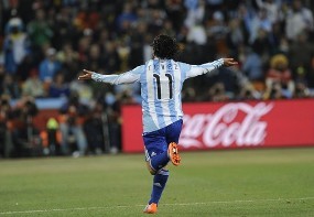 Kontroversi & Keindahan Persembahan Tevez