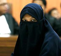 Putri Munawaroh Dituntut 8 Tahun Bui