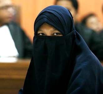 Putri Munawaroh Dituntut 8 Tahun Bui