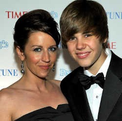 Ibunda Justin Bieber Bantah Ditawari Topless di Playboy