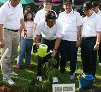 IPB dan TNI Tanam Pohon