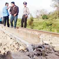 Rel Sepanjang 300 Meter Terputus 