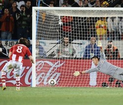 Penendang Pertama Masih Terus Berjaya