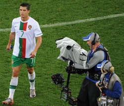 Kok Pakai Meludah, Ronaldo?