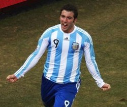 Higuain: Juara Dulu, Baru Topskorer