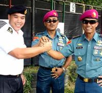 Danbrigif-1 Mar Terima Perwira AL Singapura
