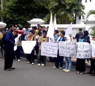 BEM Menolak Pelegalan Miras