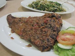 Pari Bakar Rica yang Nyetrum Lidah!