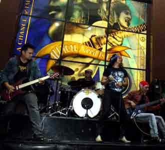 All Indonesian Rockstar Beraksi