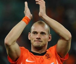 Sneijder Bantah Bermasalah dengan Van Persie