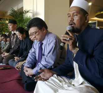 Karyawan redboXX Gelar Doa Bersama