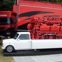 Wow! Mini Cooper Gendong Mesin Raksasa