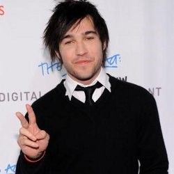 Fall Out Boy Cuti, Pete Wentz Bikin Band Baru
