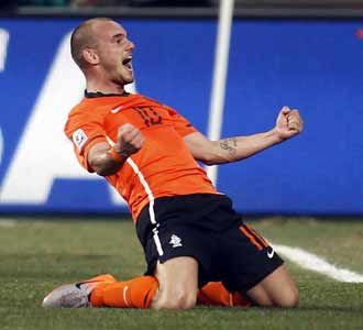 Hajar Brasil, Belanda ke Semifinal