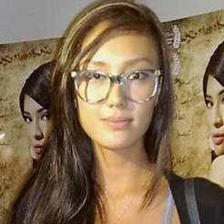 Fahrani Nggak Risih Tampil Seksi di Istri Boongan