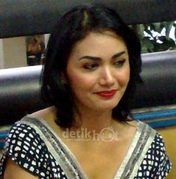 KD Penasaran Ingin Lihat Video Porno Mirip Dirinya & Ariel