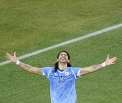 Apiknya Eksekusi Penalti Si Gila Abreu