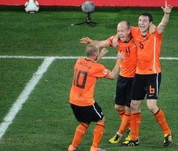 Sneijder Ulangi Aksi Cruyff