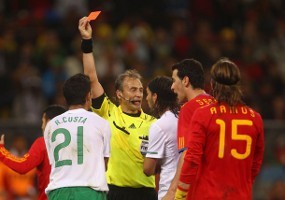 Maradona: Spanyol Dibantu Wasit