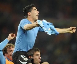 Forlan: Suarez Penyelamat Uruguay