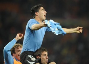 Forlan: Suarez Penyelamat Uruguay