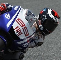 Lorenzo Tercepat, Pedrosa Membuntuti
