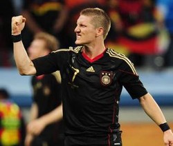 Mesin Panser Bernama Schweinsteiger