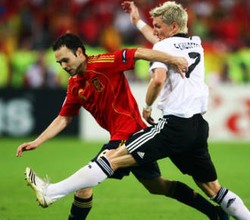Iniesta: Jerman Tak Sama