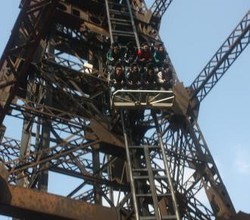 Menantang Maut di Tower of Terror