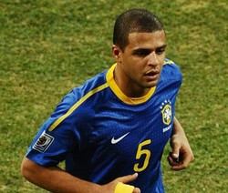 Tiba di Kampung Halaman, Melo Dicaci Fans