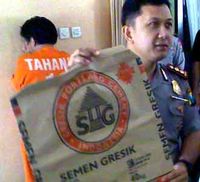 Pemalsu Semen Gresik Diringkus