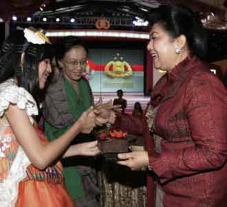 Kue Ultah Mini untuk Ibu Negara