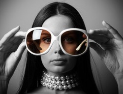 Aksesori Wanita Yang Bikin Pria Nge-Drop