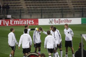 Buat Kesalahan, Mueller Dijewer