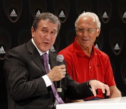 Kala Dua Pelatih Tim Juara Bertemu