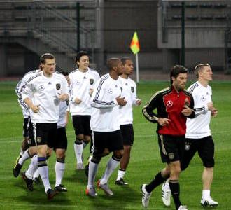 Panzer Panaskan Mesin