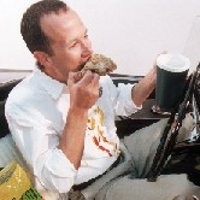 Pengemudi Lebih Sering Sarapan di Mobil